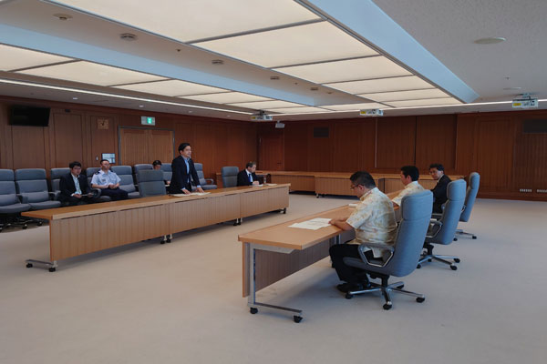 沖縄県浦添市長及び同市議会議長からの要請