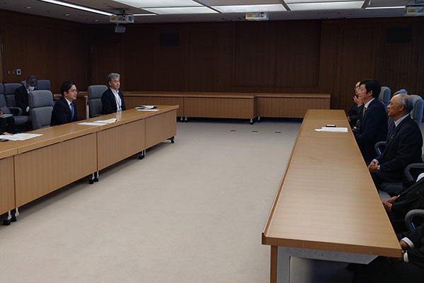 青森県東北町長及び同町議会議長等からの表敬