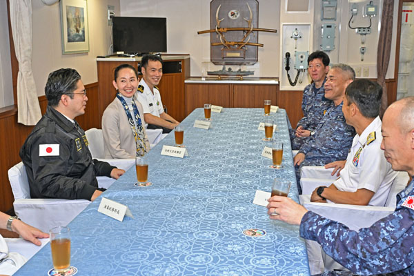 部隊視察