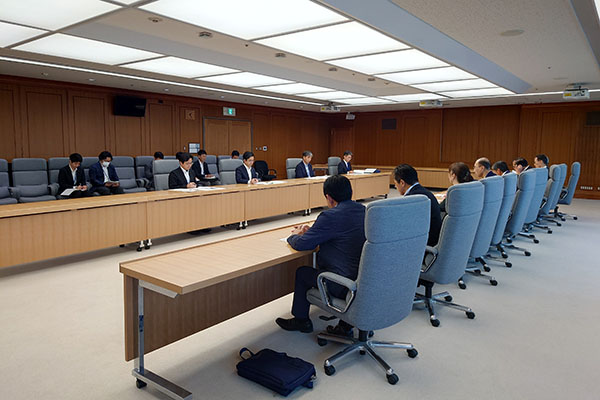 千歳市における自衛隊の体制強化を求める期成会等からの要請