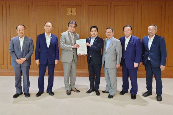 防衛施設周辺整備全国協議会からの要請