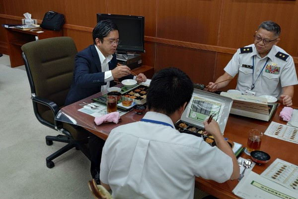 戦闘糧食の試食体験