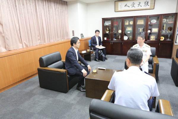 部隊視察