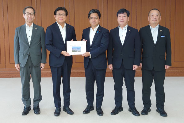 長崎県佐世保市長及び同市議会議長等からの要請