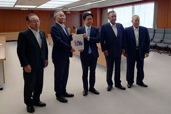 青森県つがる市長及び同市議会議長等からの要請