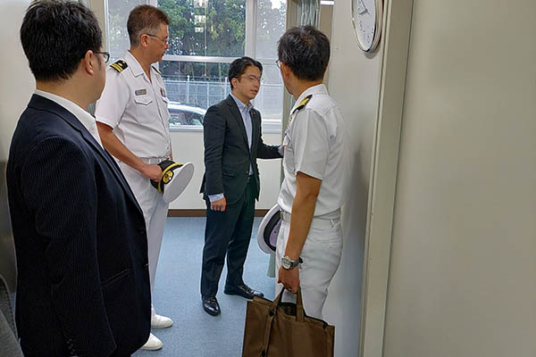部隊視察