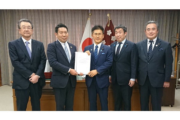 大村市陸上自衛隊水陸機動連隊連絡協議会からの表敬