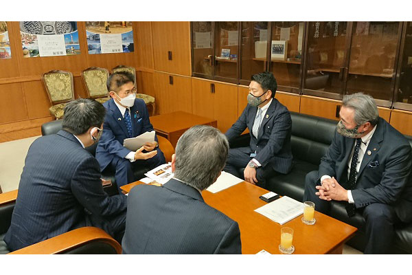 大村市陸上自衛隊水陸機動連隊連絡協議会からの表敬
