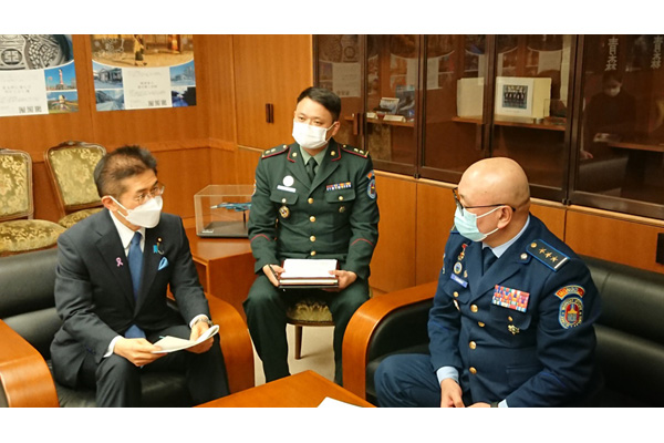 ガンバト・モンゴル空軍司令官による木村防衛大臣政務官表敬