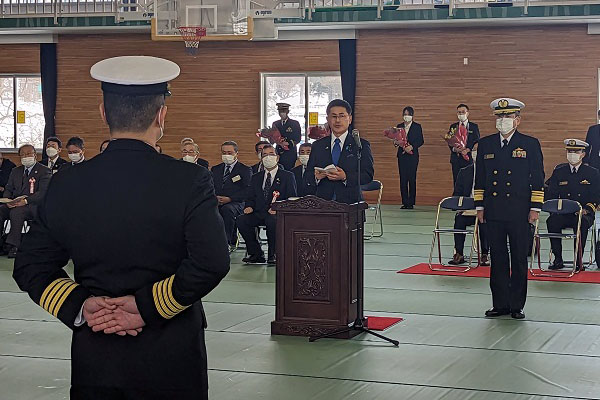 第44次派遣海賊対処行動水上部隊・護衛艦「まきなみ」の出国行事出席