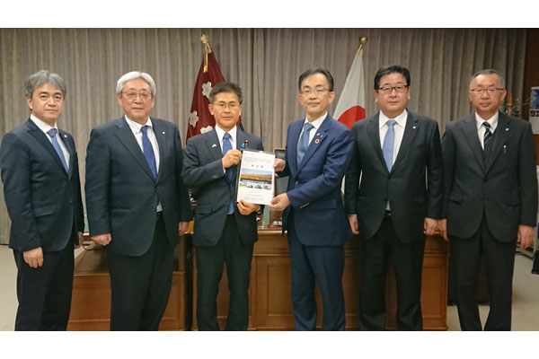 富良野地方自衛隊協力会からの表敬