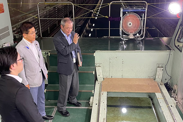 防衛装備庁艦艇装備研究所の視察