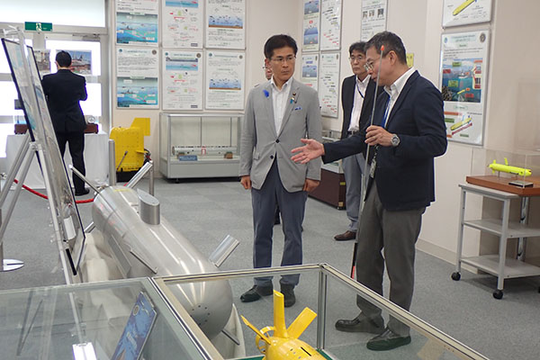 防衛装備庁艦艇装備研究所の視察