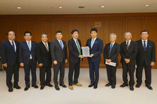 北部地区軍用地等地主会長協議会等からの表敬