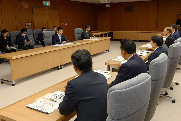 千歳市における自衛隊の体制強化を求める期成会等からの要請