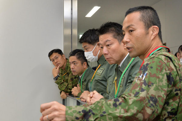 日米豪共同指揮所演習（ＹＳ－８７）の視察