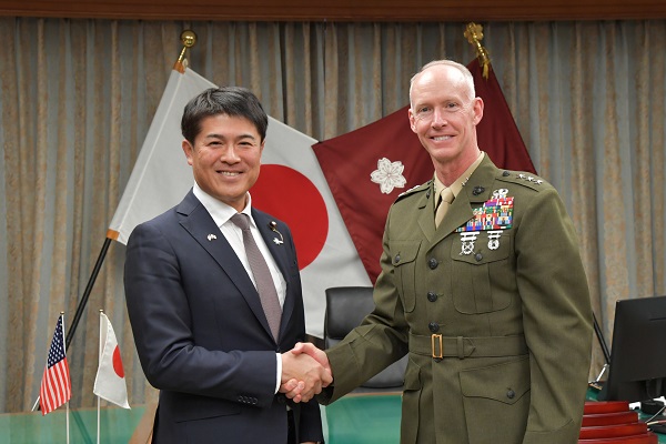 グリン米太平洋海兵隊司令官による小林政務官表敬