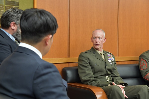グリン米太平洋海兵隊司令官による小林政務官表敬