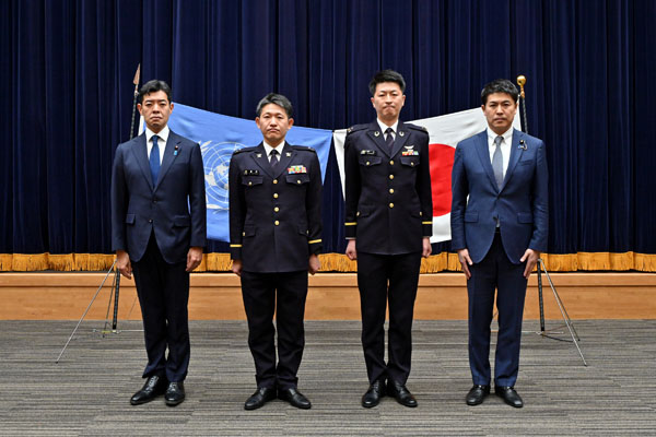 南スーダン国際平和協力隊員（司令部要員）の交替に伴う出発式への出席