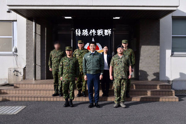 部隊視察