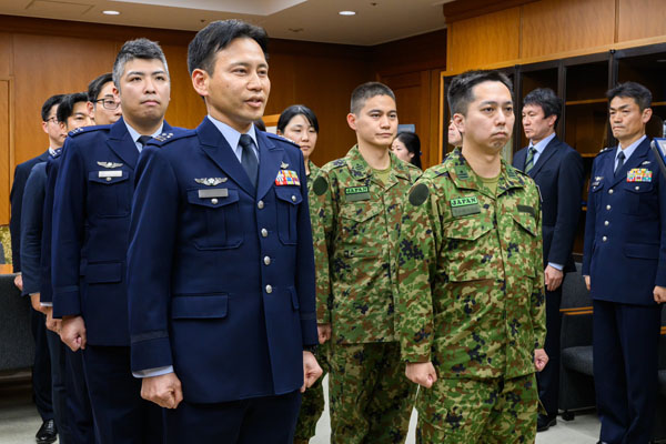 防衛省・自衛隊：防衛大臣・副大臣・政務官