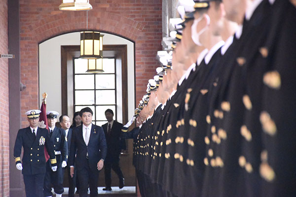海上自衛隊幹部候補生学校卒業式