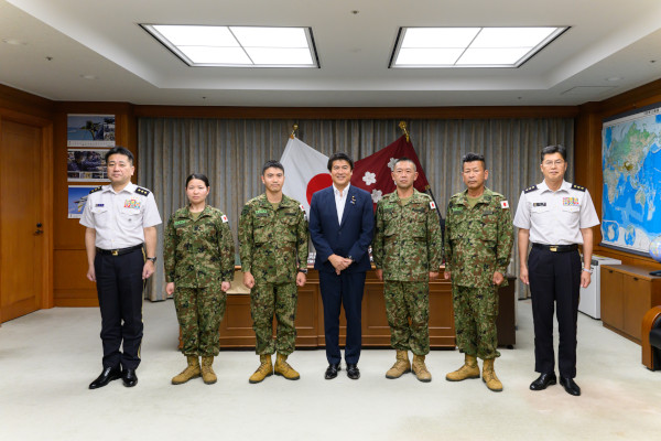UNTPP教官による小林政務官への帰国報告