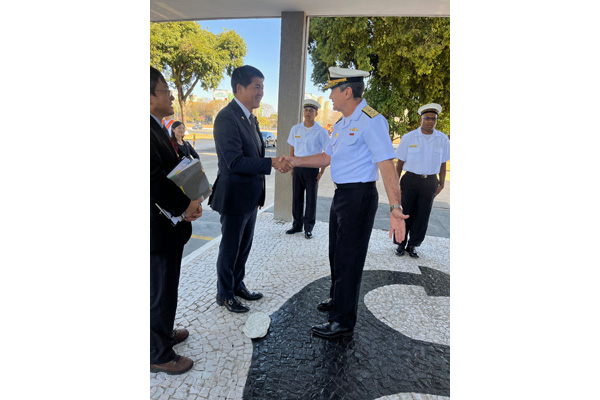小林防衛大臣政務官のブラジル訪問