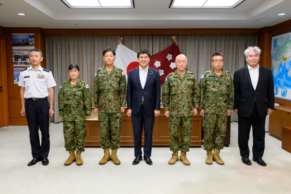 UNTPP教官による小林政務官への帰国報告