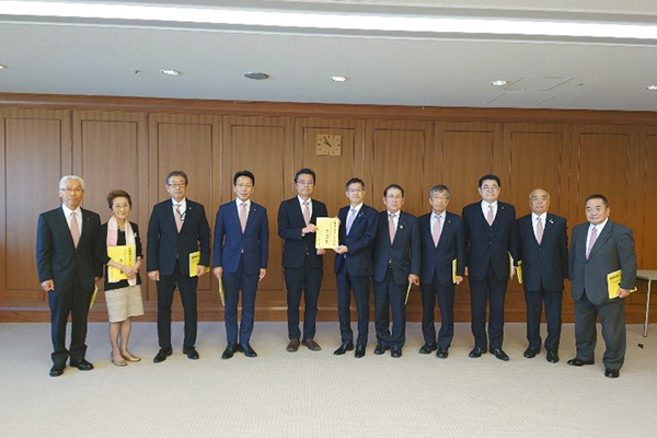 陸上自衛隊名寄駐屯地増強促進期成会からの表敬