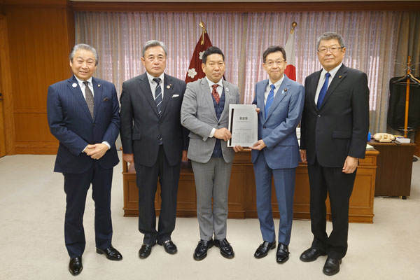 大村市陸上自衛隊水陸機動連隊連絡協議会からの表敬