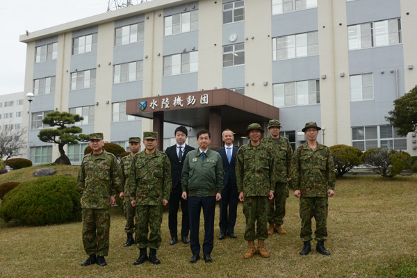 相浦駐屯地視察