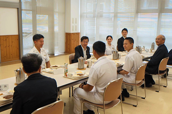 防衛大学校の視察