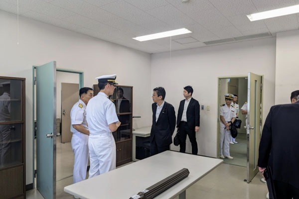 部隊視察