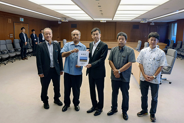 沖縄県与那国町議会からの要請