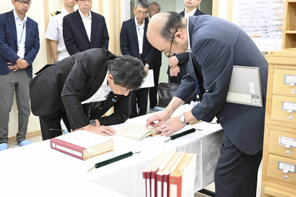 防衛研究所の視察