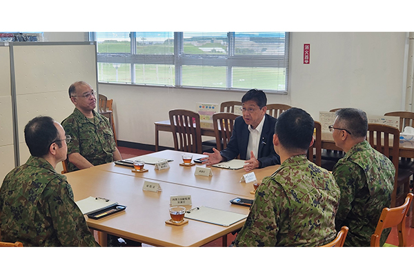 自衛隊那覇病院の視察