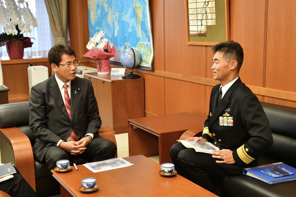 練習艦隊司令官による帰国報告