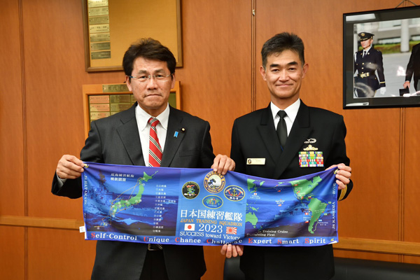 練習艦隊司令官による帰国報告