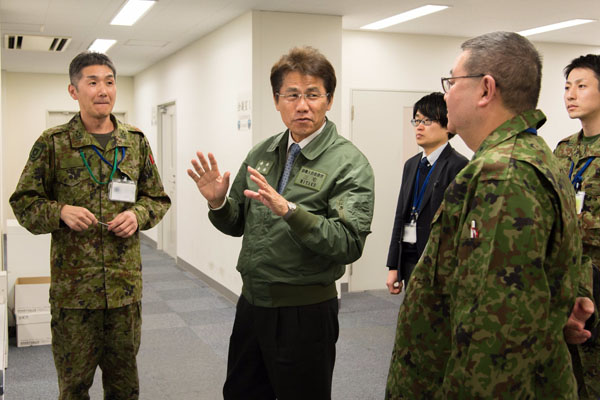 日米豪共同指揮所演習（ＹＳ－８５）の視察