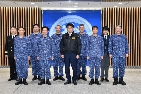 海上自衛隊第２術科学校及び海上作戦センターの視察