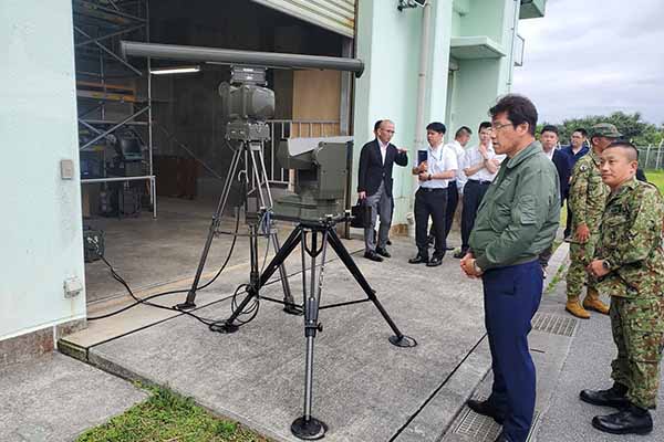三宅防衛大臣政務官の視察