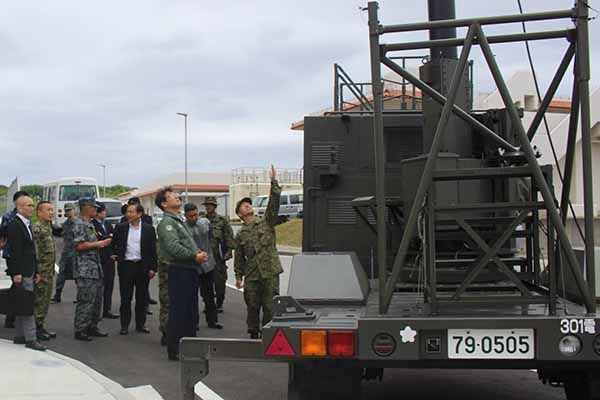 三宅防衛大臣政務官の視察