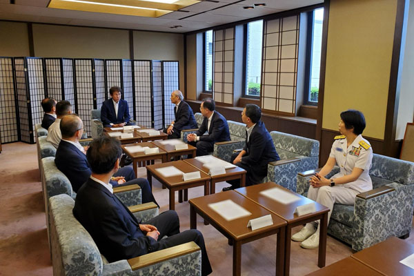 防衛大学校の視察