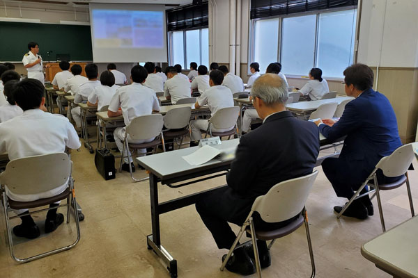 防衛大学校の視察