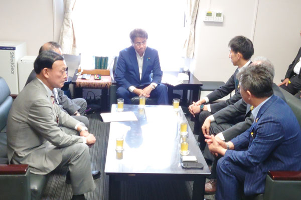 青森県むつ市長及び同市議会議長等からの要請