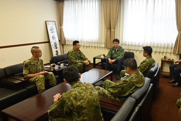 部隊視察