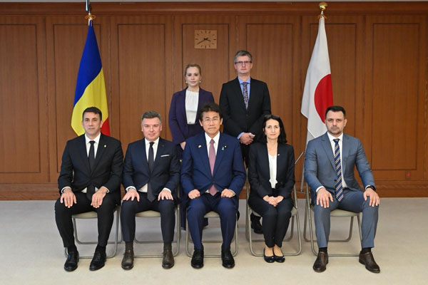 ルーマニア・日本友好議員連盟訪問団一行による表敬