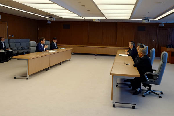 青森県つがる市長及び同市議会議長等からの要請