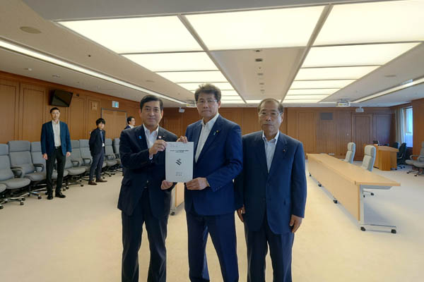 鹿児島県知事及び同県議会議長からの要請